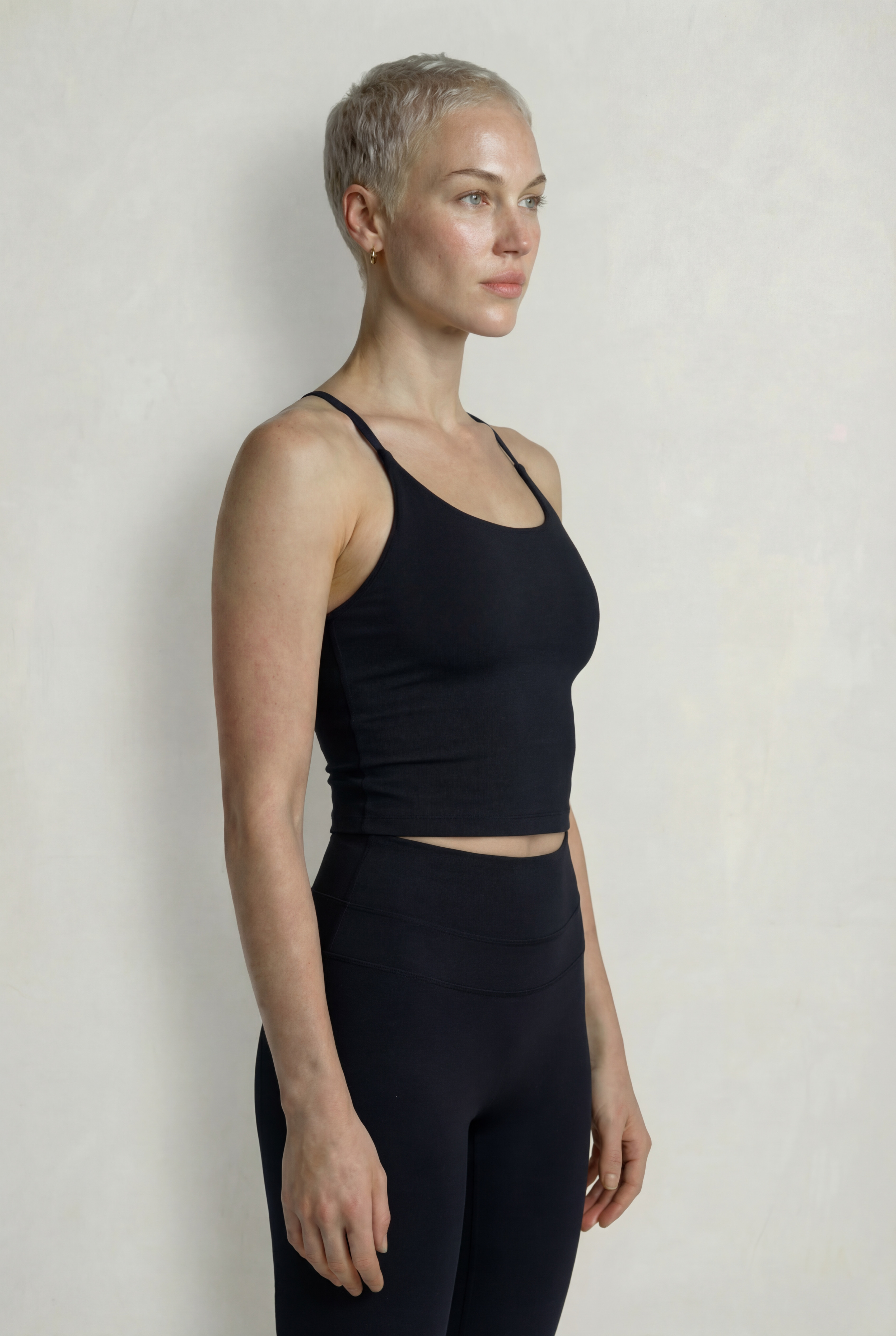 HIGH-WAISTED SCULPT LEGGINGS – BLACK